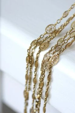 Sautoir, Chaine Ancienne Or 155 Cm Filigrane Ovale 17 Sautoir, Chaine Ancienne Or 155 Cm Filigrane Ovale -Castafiore Boutique sautoir chaine ancienne or 155 cm filigrane ovale 467111