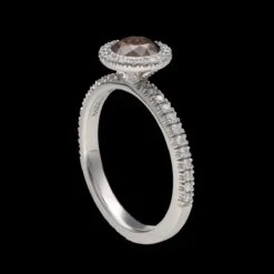 Bague Solitaire DE BEERS En Platine Et Diamants 18 Bague Solitaire DE BEERS En Platine Et Diamants -Castafiore Boutique solitaire de beers en platine aura avec diamant fancy dark brown de 2020 full set taille 55 757810